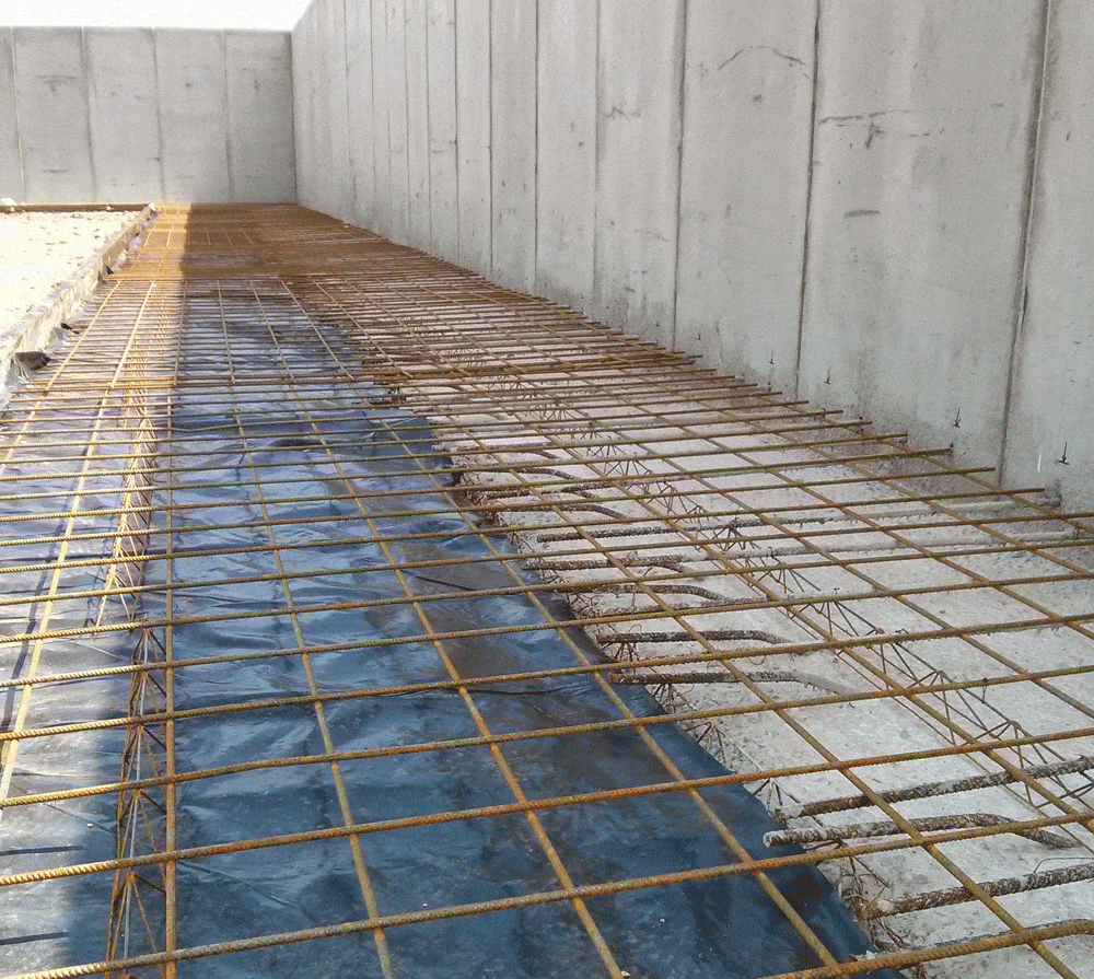 Construction of an environmental muck midden for large pig producer