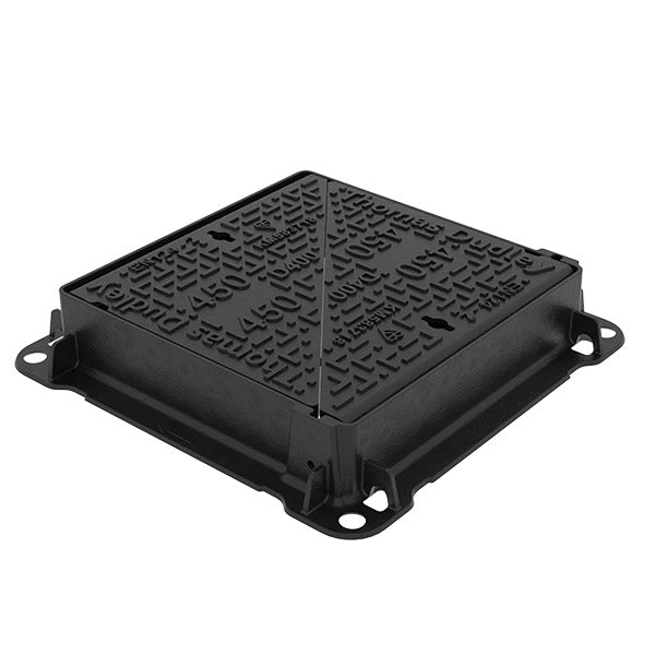 Manhole cover made from ductile iron, capable of withstanding a 40 tonnes test load. For heavy traffic areas such as hard shoulders and carriageways.