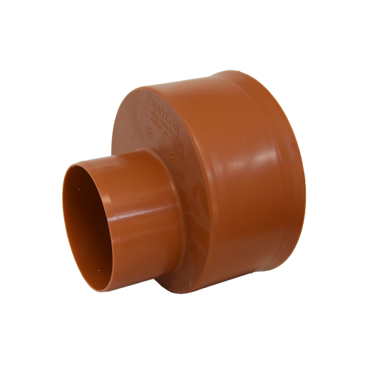 225–150mm MetroSewer level invert reducer provides smooth diameter transitions in foul drainage systems. SN8-rated polypropylene fitting for flow alignment.